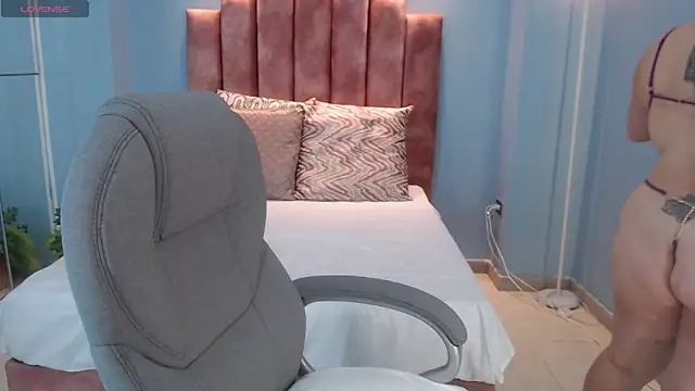 Snapshot of Violetta_rainbow chatting on 20, 11, 2025 Violetta rainbow online show from 20, 11, 2025