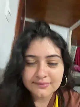 Stephania 18 online show from 4, 10, 2025