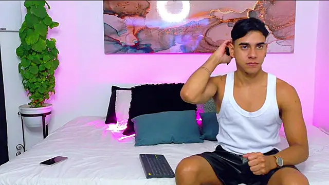 Mackenzzie 777  online show from 9, 10, 2025