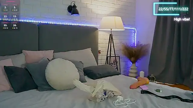 Selena Lily online show from 29, 9, 2025