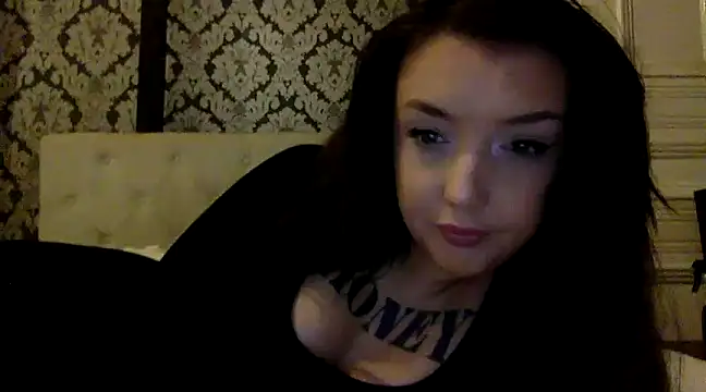 LucyLuxee19 online show from 2, 12, 2024