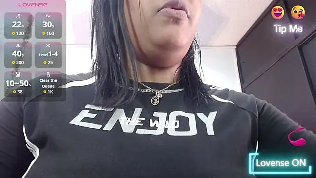 ozuna sex online show from 21, 10, 2025