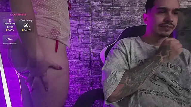 HotCouple 697 online show from 10, 11, 2025