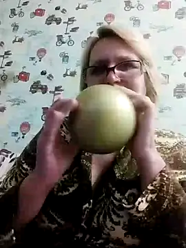 Snapshot of Forest-Lady chatting on 18, 12, 2024 Forest-Lady online show from 18, 12, 2024