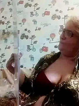 Snapshot of Forest-Lady chatting on 4, 1, 2025 Forest-Lady online show from 4, 1, 2025