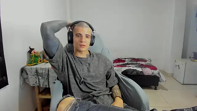 Snapshot of Balo_lovers chatting on 4, 3, 2025 Balo lovers online show from 4, 3, 2025