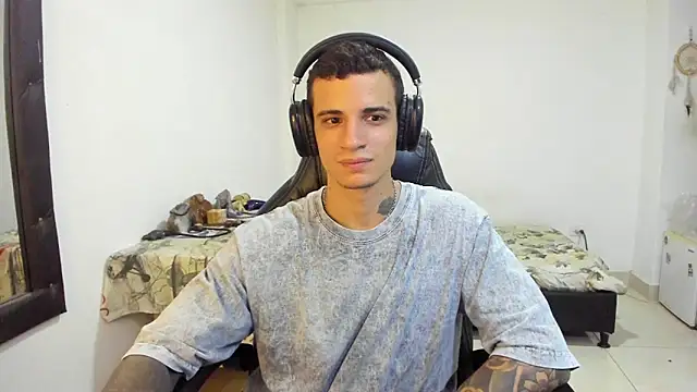 Snapshot of Balo_lovers chatting on 28, 10, 2025 Balo lovers online show from 28, 10, 2025