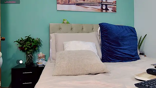 Snapshot of yanella_fire chatting on 24, 10, 2025 yanella fire online show from 24, 10, 2025