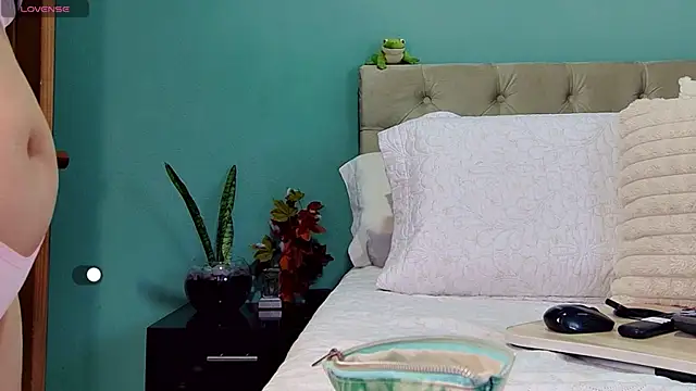 Snapshot of yanella_fire chatting on 16, 11, 2025 yanella fire online show from 16, 11, 2025