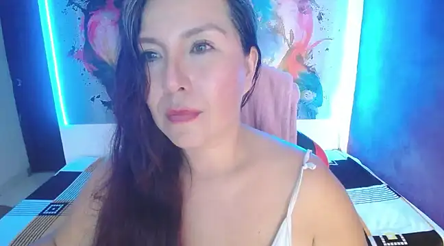 evelyn mature19 online show from 17, 3, 2025