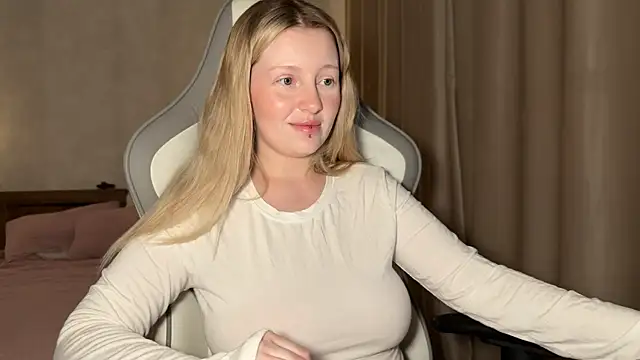 x ivy x online show from 24, 10, 2025