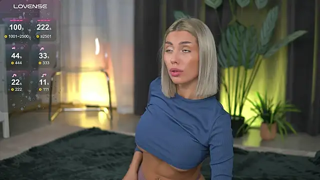 Snapshot of AudreyZanne chatting on 24, 10, 2025 AudreyZanne online show from 24, 10, 2025