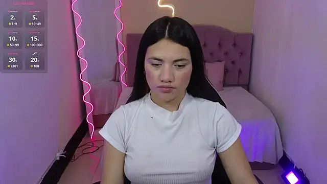 Snapshot of Chiara_tay chatting on 23, 11, 2025 Chiara tay online show from 23, 11, 2025