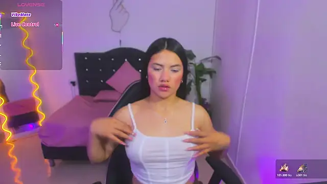 Snapshot of Chiara_tay chatting on 3, 12, 2025 Chiara tay online show from 3, 12, 2025