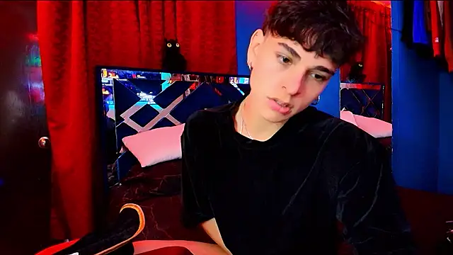 Luke Howland online show from 4, 2, 2026