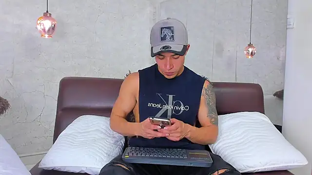 Bryson Collins  online show from 11, 1, 2025