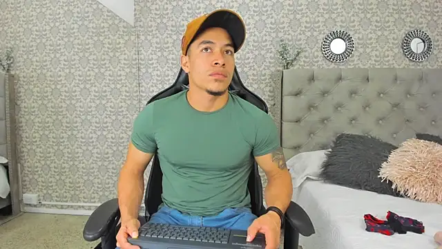 Bryson Collins  online show from 31, 1, 2025