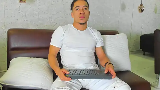 Bryson Collins  online show from 7, 2, 2025