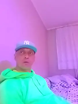 Snapshot of McdyllanXX chatting on 10, 3, 2026 McdyllanXX online show from 10, 3, 2026