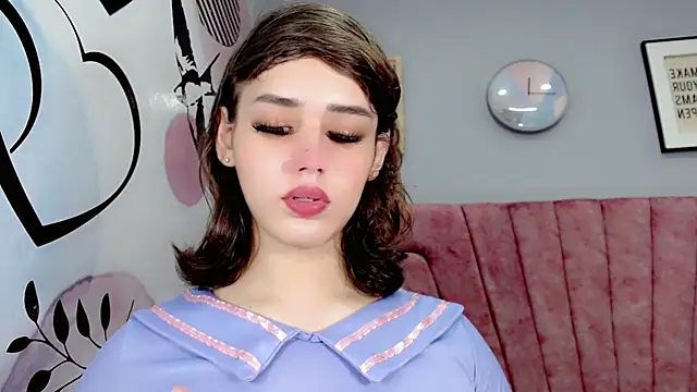 ValeriaAguilar online show from 3, 12, 2024