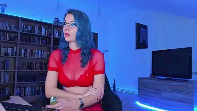 Queen of Hearts1 online show from 19, 12, 2024