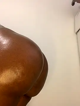 Snapshot of Africanbootie chatting on 16, 11, 2025 Africanbootie online show from 16, 11, 2025