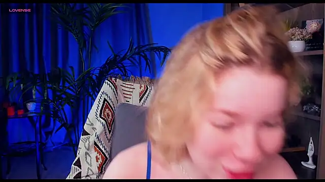PollyHathor online show from 10, 1, 2025