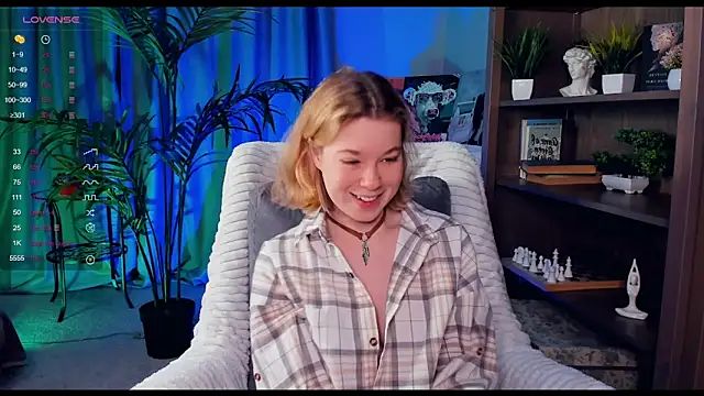 PollyHathor online show from 3, 2, 2025