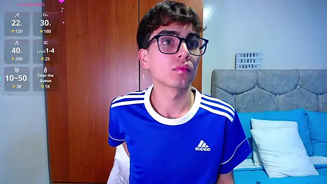 Snapshot of OwenBluee chatting on 14, 1, 2025 OwenBluee online show from 14, 1, 2025