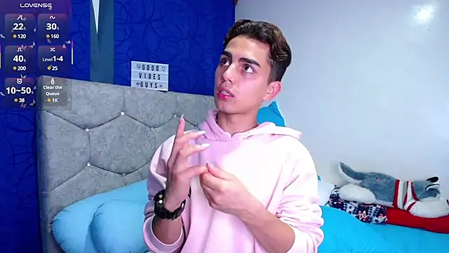 Snapshot of OwenBluee chatting on 27, 2, 2025 OwenBluee online show from 27, 2, 2025