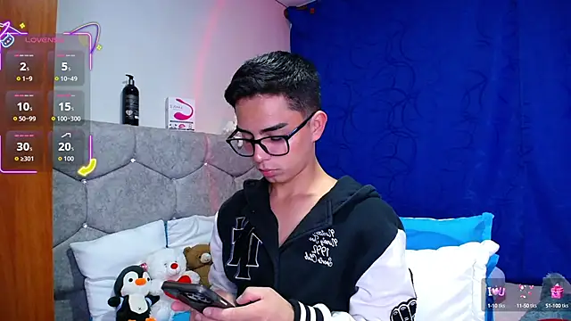 Snapshot of OwenBluee chatting on 14, 9, 2025 OwenBluee online show from 14, 9, 2025