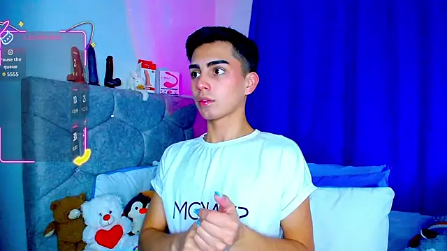 Snapshot of OwenBluee chatting on 22, 10, 2025 OwenBluee online show from 22, 10, 2025