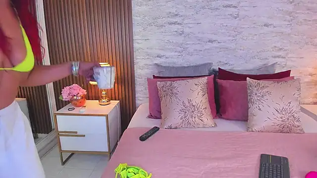 AndreaPink2024 online show from 18, 10, 2025