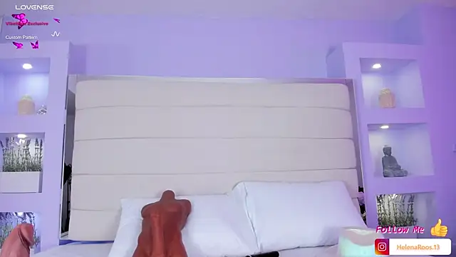 Snapshot of HelenaRoos chatting on 10, 10, 2025 HelenaRoos online show from 10, 10, 2025