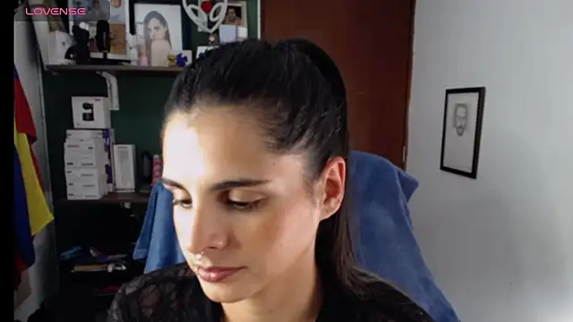 Snapshot of alma_violeta chatting on 28, 10, 2025 alma violeta online show from 28, 10, 2025