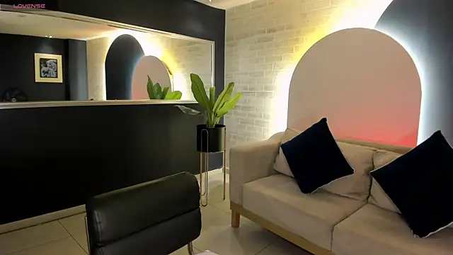 MariaHerrera  online show from 18, 11, 2025