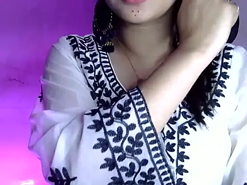 Snapshot of akshara_thakur9 chatting on 1, 3, 2026 akshara thakur9 online show from 1, 3, 2026