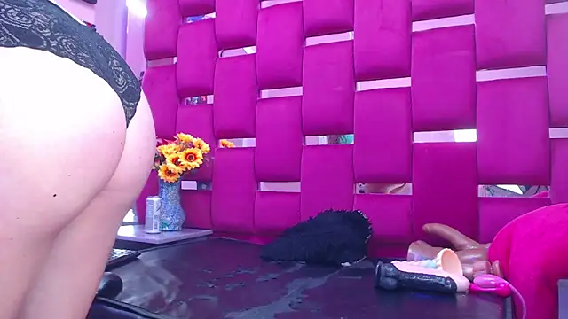 Snapshot of Lya_Anal chatting on 20, 10, 2025 Lya Anal online show from 20, 10, 2025