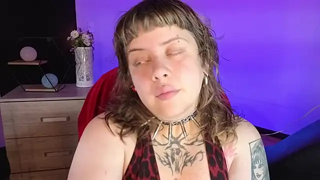 Snapshot of Sabrina_scarlett chatting on 4, 11, 2025 Sabrina scarlett online show from 4, 11, 2025