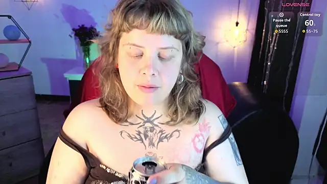 Snapshot of Sabrina_scarlett chatting on 10, 11, 2025 Sabrina scarlett online show from 10, 11, 2025