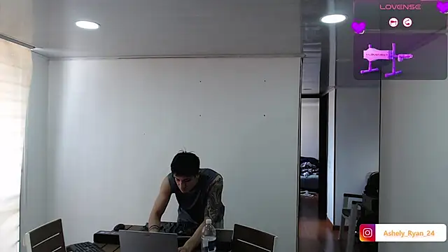 ashely ryan24 online show from 14, 11, 2025