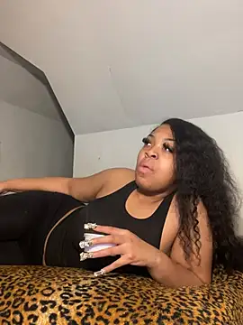 AUNYXXX online show from 8, 1, 2025