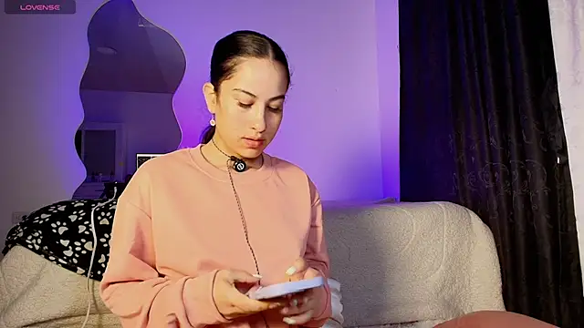 Snapshot of Madeline_Dreams chatting on 14, 9, 2025 Madeline Dreams online show from 14, 9, 2025