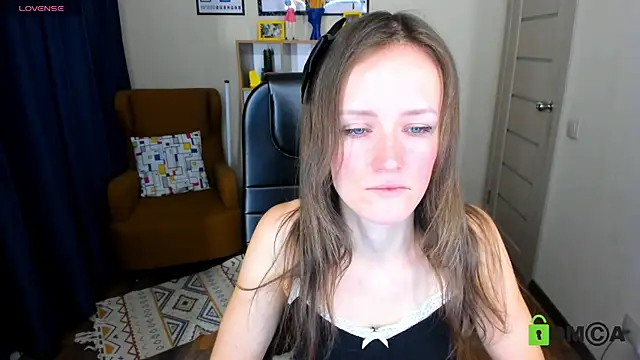 Snapshot of FrancescaCollins chatting on 16, 2, 2025 FrancescaCollins online show from 16, 2, 2025