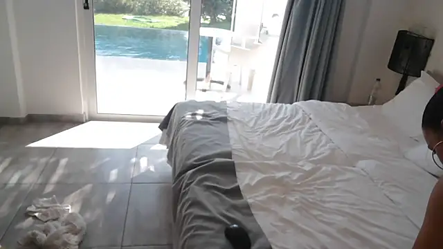 HotElena online show from 15, 9, 2025