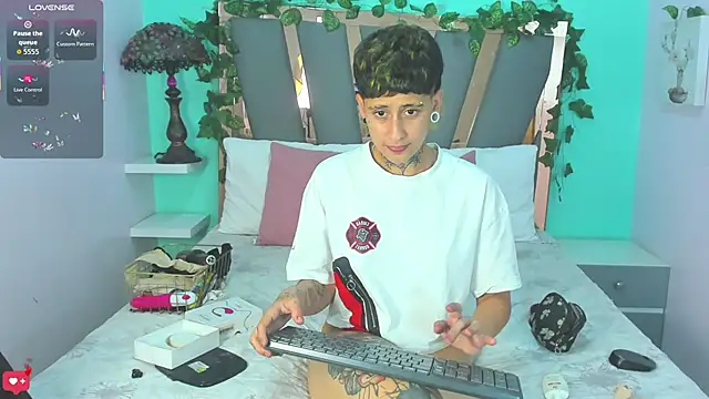 Ethan lennox online show from 19, 3, 2026