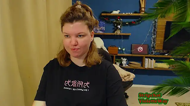 Snapshot of VioletteWay chatting on 23, 12, 2024 VioletteWay online show from 23, 12, 2024