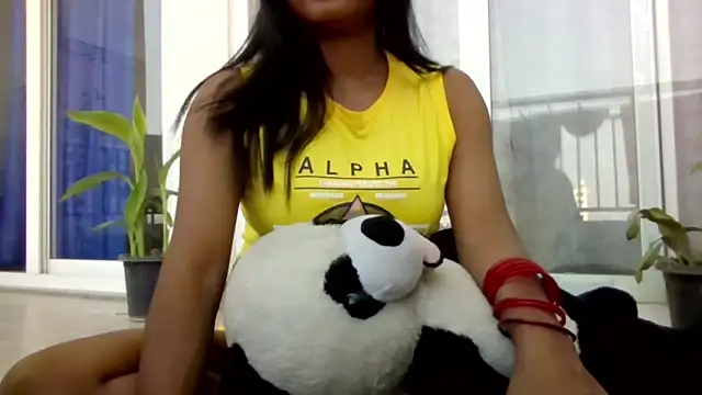 Snapshot of Queenhimanshi chatting on 17, 10, 2025 Queenhimanshi online show from 17, 10, 2025