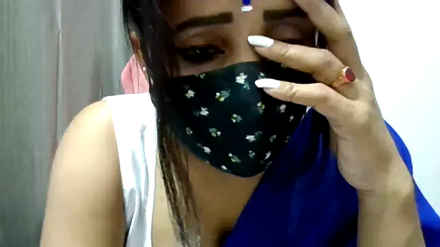 Snapshot of Queenhimanshi chatting on 3, 11, 2025 Queenhimanshi online show from 3, 11, 2025