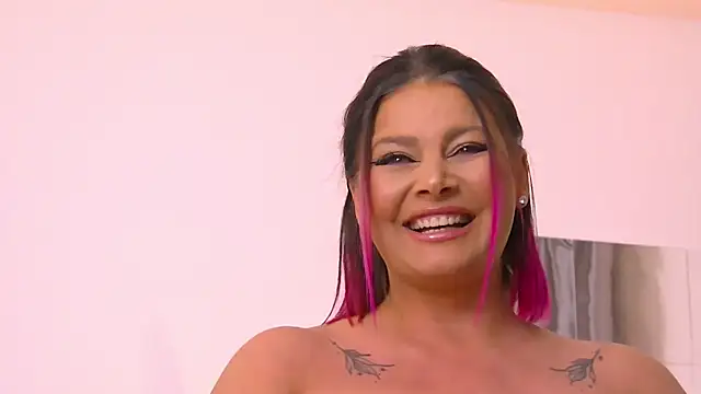 Snapshot of RissaRheys chatting on 23, 2, 2025 RissaRheys online show from 23, 2, 2025